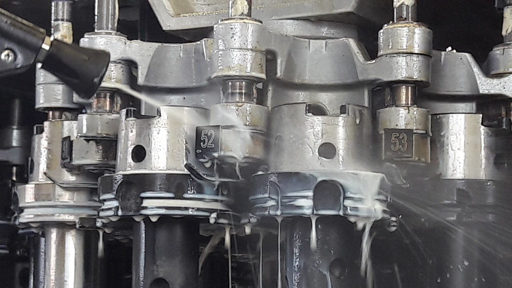 Cleaning machine tools quickly and efficiently phcleantec (en)